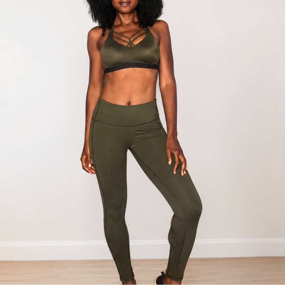 ✨ Victoria Sport Army Green 2-Piece Workout Set (Size Small)